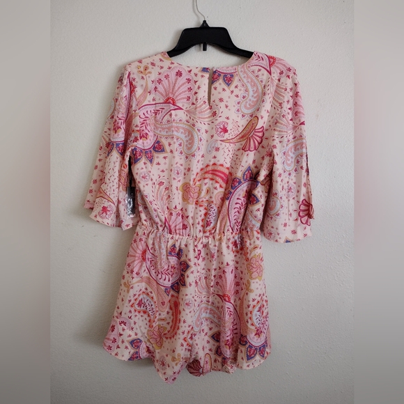 Lovers + Friends NWT Epiphany paisley  floral print pink romper size medium - Picture 11 of 15